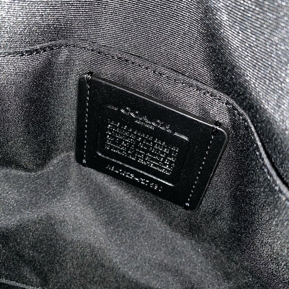 PRICE IS ABSOLUTELY FIRM. Coach Sierra LRGE Satche - Picture 6 of 7